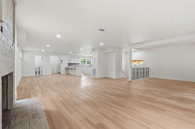 190 Dawns Edge Drive, Conroe, TX 77356