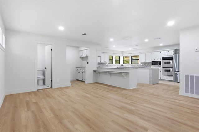 190 Dawns Edge Drive, Conroe, TX 77356