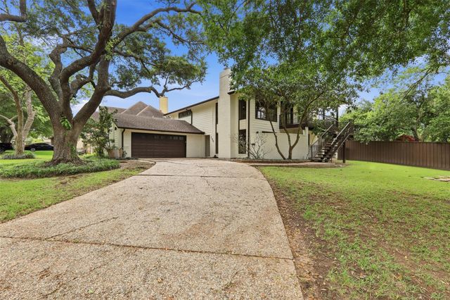 190 Dawns Edge Drive, Conroe, TX 77356