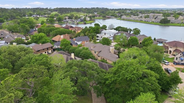 190 Dawns Edge Drive, Conroe, TX 77356