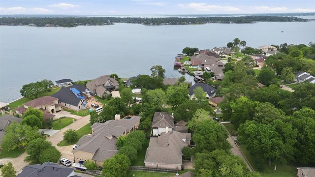 190 Dawns Edge Drive, Conroe, TX 77356