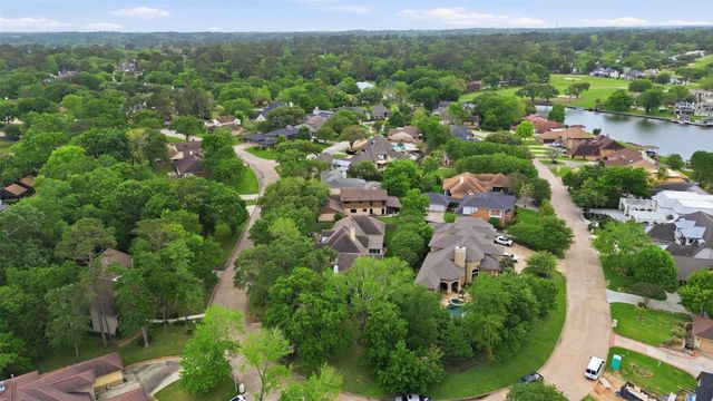 190 Dawns Edge Drive, Conroe, TX 77356