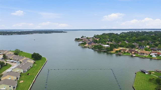 190 Dawns Edge Drive, Conroe, TX 77356