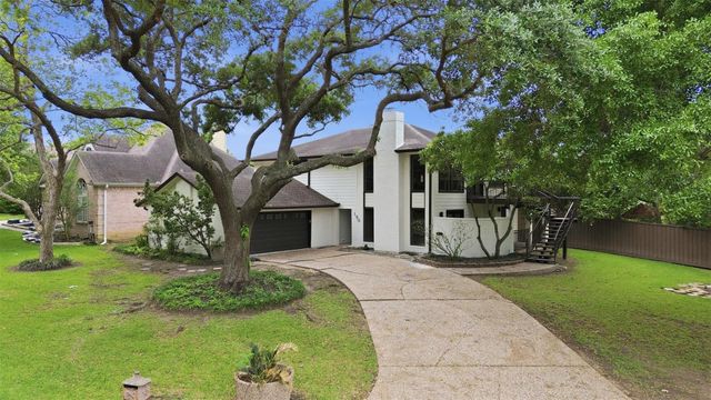 190 Dawns Edge Drive, Conroe, TX 77356