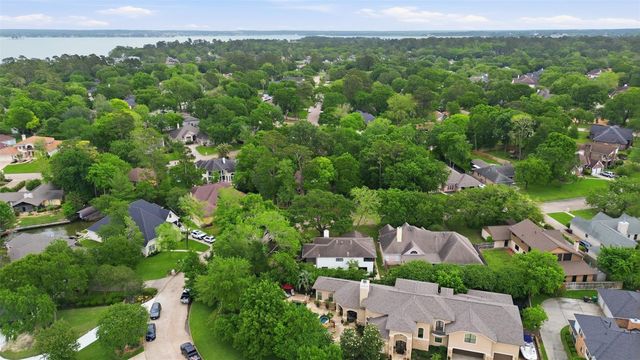 190 Dawns Edge Drive, Conroe, TX 77356