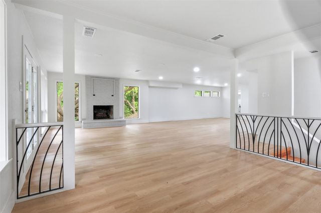 190 Dawns Edge Drive, Conroe, TX 77356