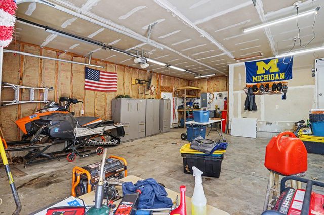 416 E River Road, Dalton Twp, MI 49445