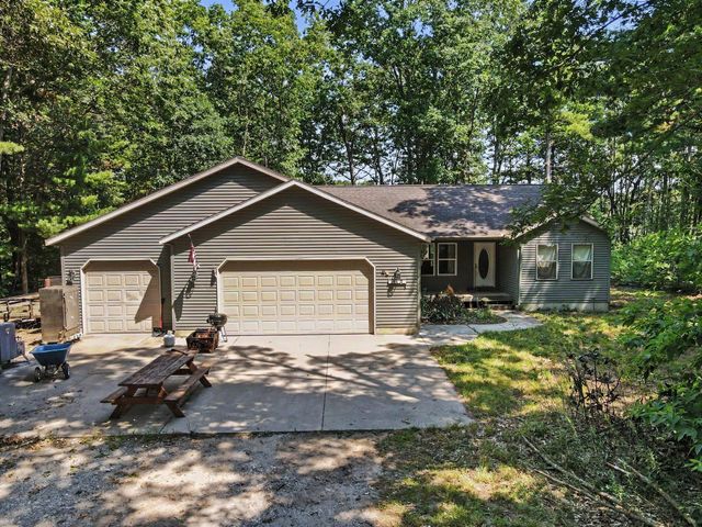 416 E River Road, Dalton Twp, MI 49445