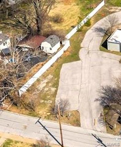 2652 Ruth Avenue, St Louis, MO 63144