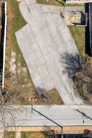 2652 Ruth Avenue, St Louis, MO 63144