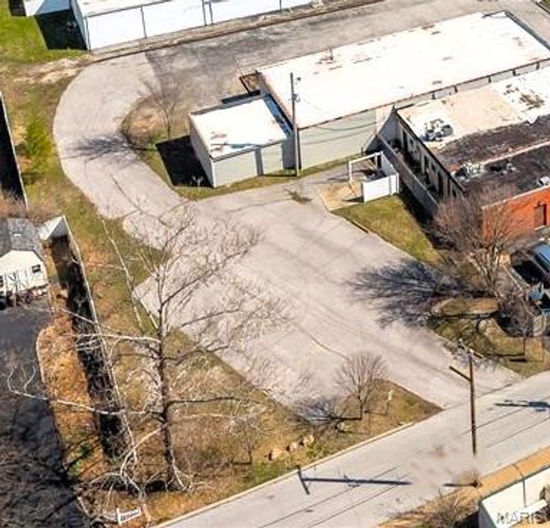 2652 Ruth Avenue, St Louis, MO 63144