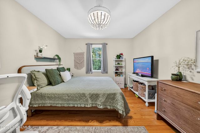 77 Wellington Road, Freehold, NJ 07728