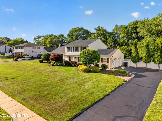 77 Wellington Road, Freehold, NJ 07728