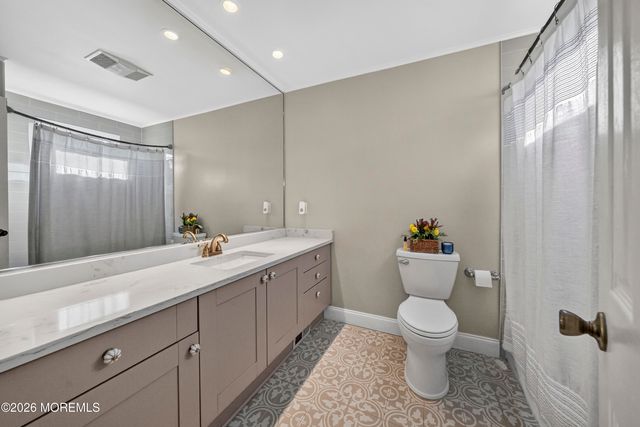 77 Wellington Road, Freehold, NJ 07728
