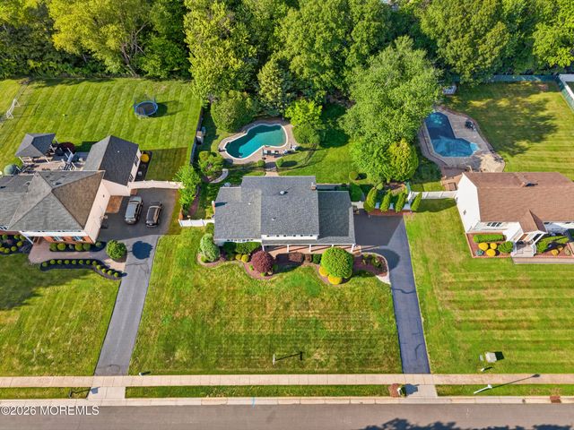 77 Wellington Road, Freehold, NJ 07728