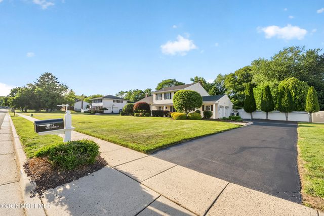 77 Wellington Road, Freehold, NJ 07728
