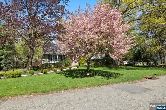 7 Douglas Terrace, Woodcliff Lake, NJ 07677