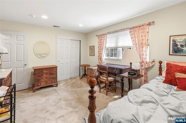 7 Douglas Terrace, Woodcliff Lake, NJ 07677