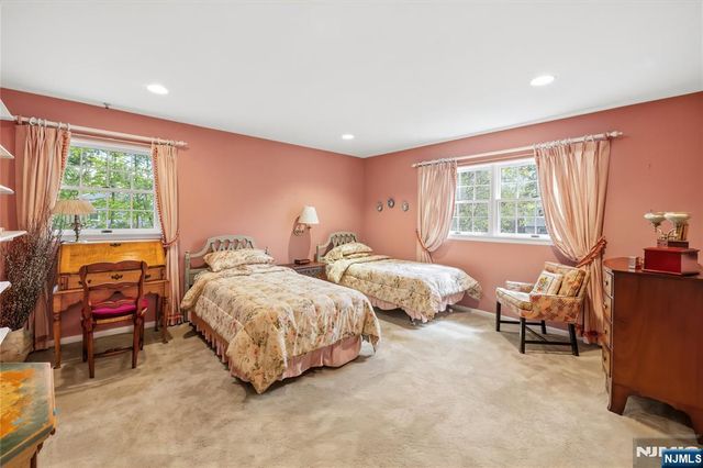 7 Douglas Terrace, Woodcliff Lake, NJ 07677