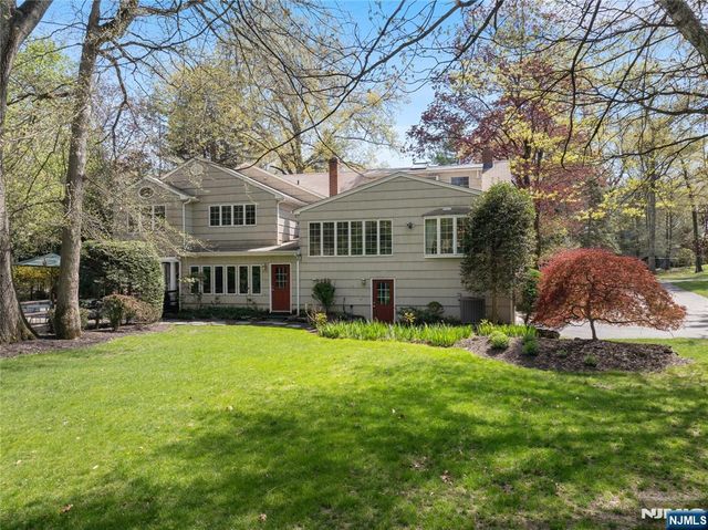 7 Douglas Terrace, Woodcliff Lake, NJ 07677