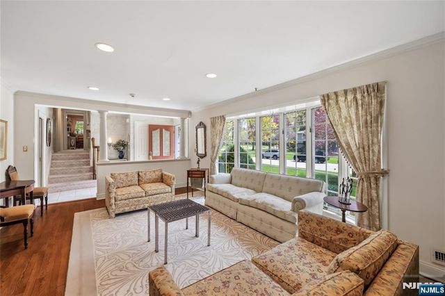 7 Douglas Terrace, Woodcliff Lake, NJ 07677