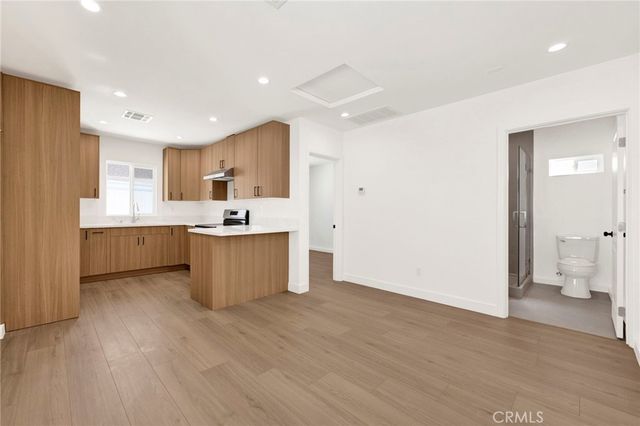 22542 Roscoe Boulevard, West Hills, CA 91304