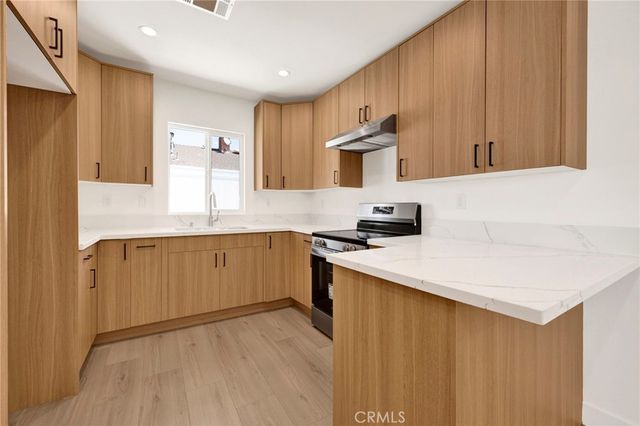 22542 Roscoe Boulevard, West Hills, CA 91304