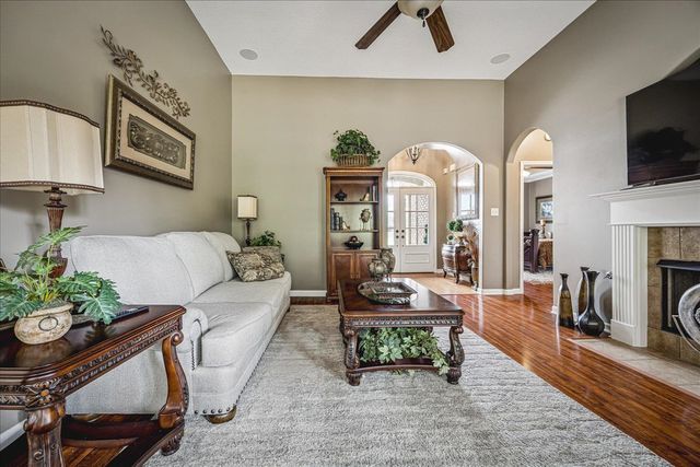 6105 FRANCES WOOD DR, Bartlett, TN 38135