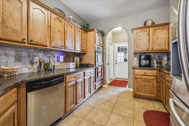 6105 FRANCES WOOD DR, Bartlett, TN 38135