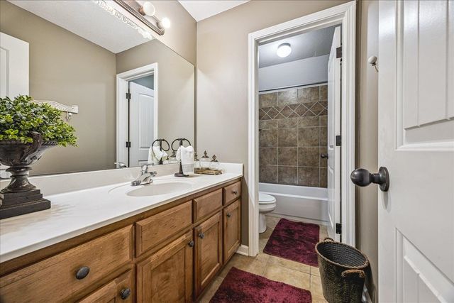 6105 FRANCES WOOD DR, Bartlett, TN 38135