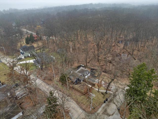 W4103 Woodland DRIVE, Lake Geneva, WI 53147