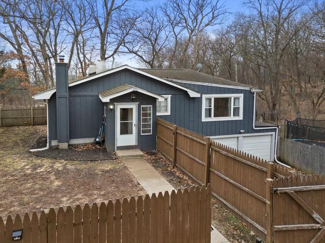 W4103 Woodland DRIVE, Lake Geneva, WI 53147