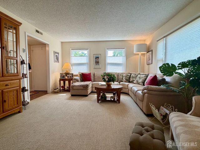 653 Yorktown Lane B, Monroe, NJ 08831
