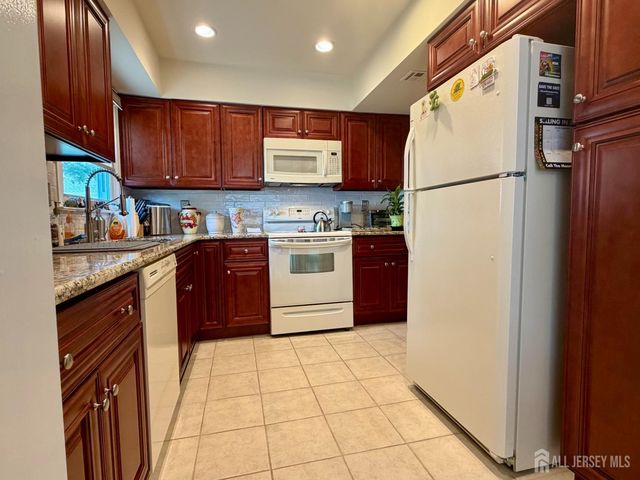 653 Yorktown Lane B, Monroe, NJ 08831