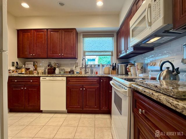 653 Yorktown Lane B, Monroe, NJ 08831