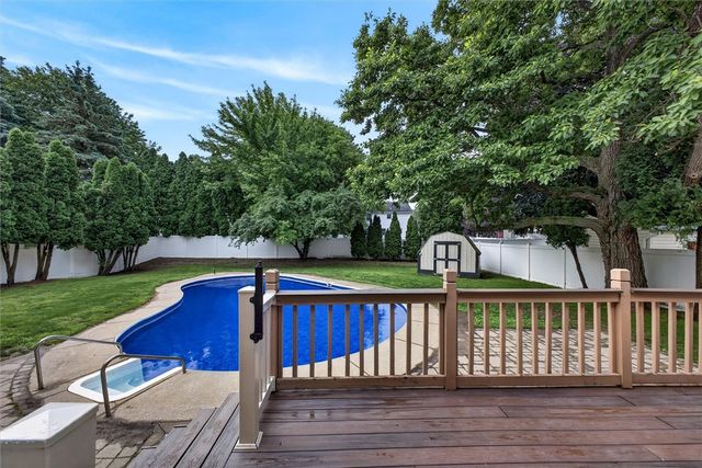 114 Kirkstone, Greece, NY 14626