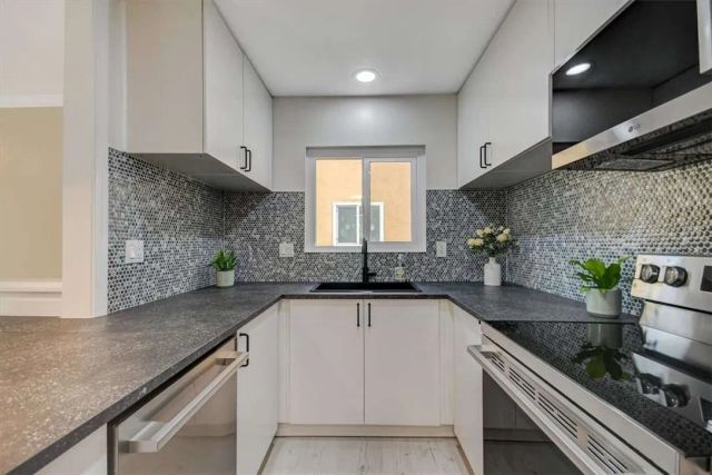 10406 Caminito Rimini, San Diego, CA 92129