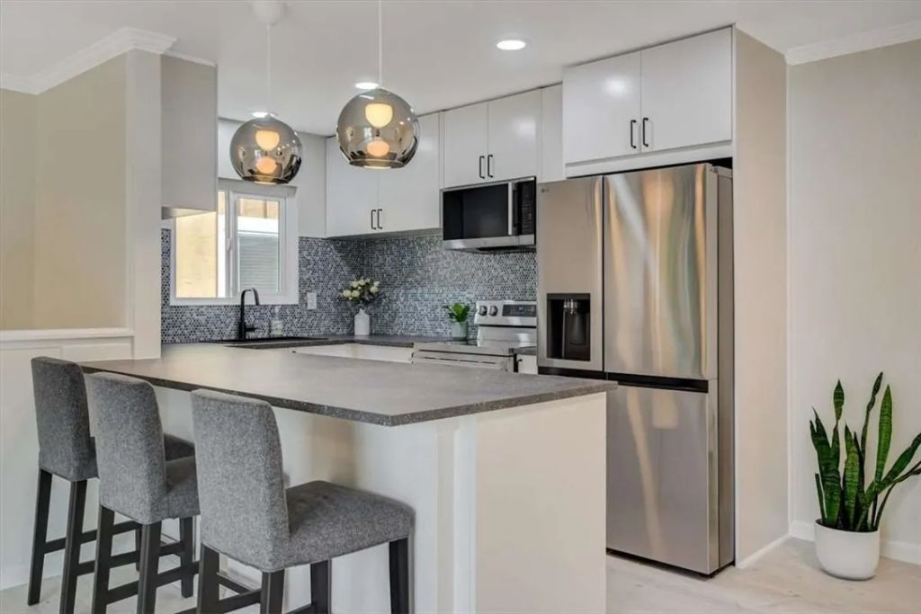 10406 Caminito Rimini, San Diego, CA 92129