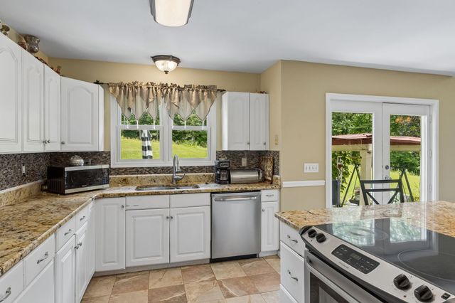 7368 Walker Rd, Fairview, TN 37062