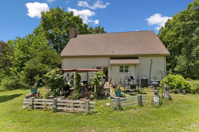 7368 Walker Rd, Fairview, TN 37062