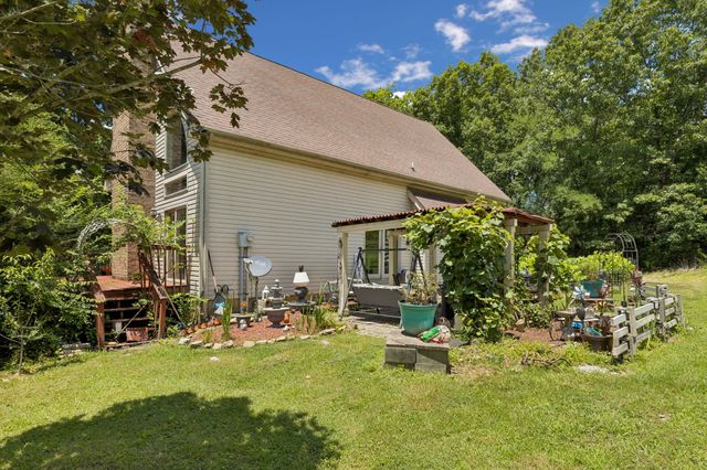7368 Walker Rd, Fairview, TN 37062