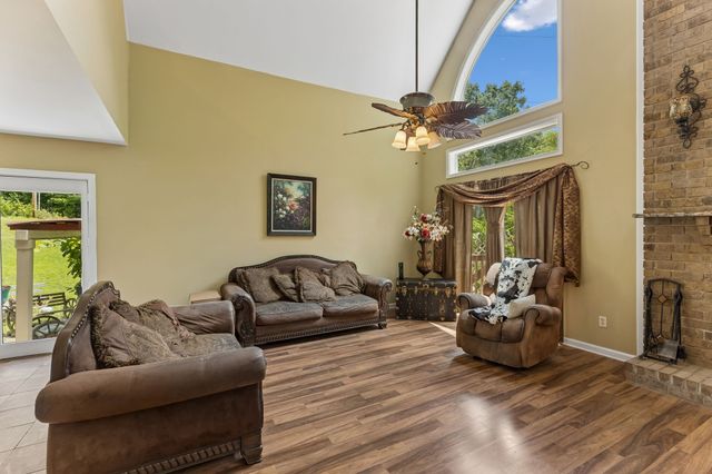 7368 Walker Rd, Fairview, TN 37062