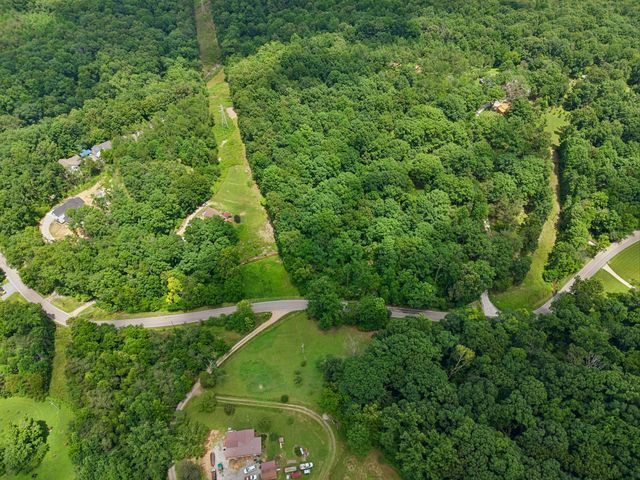 7368 Walker Rd, Fairview, TN 37062