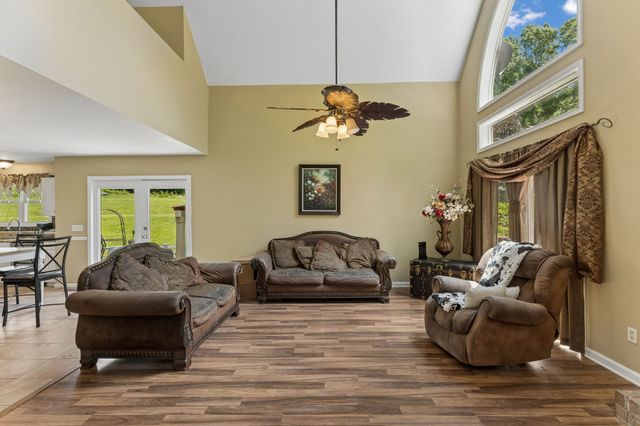 7368 Walker Rd, Fairview, TN 37062