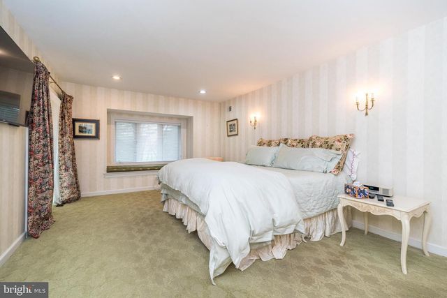 12 BUGLE LN, Blue Bell, PA 19422