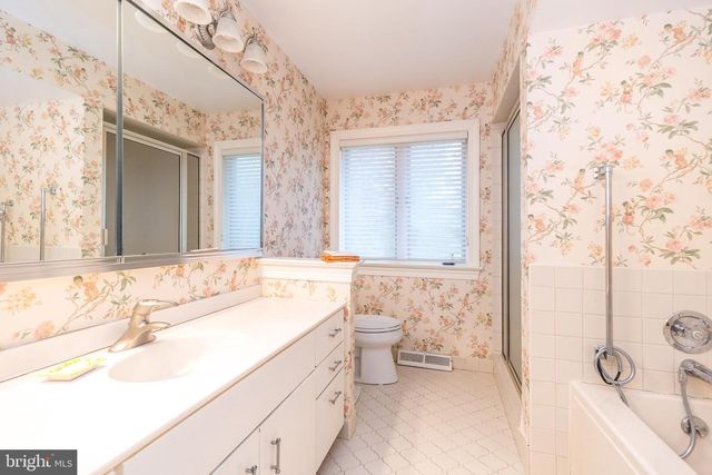 12 BUGLE LN, Blue Bell, PA 19422