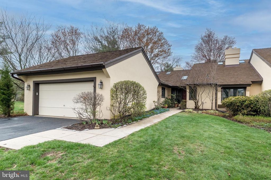 12 BUGLE LN, Blue Bell, PA 19422