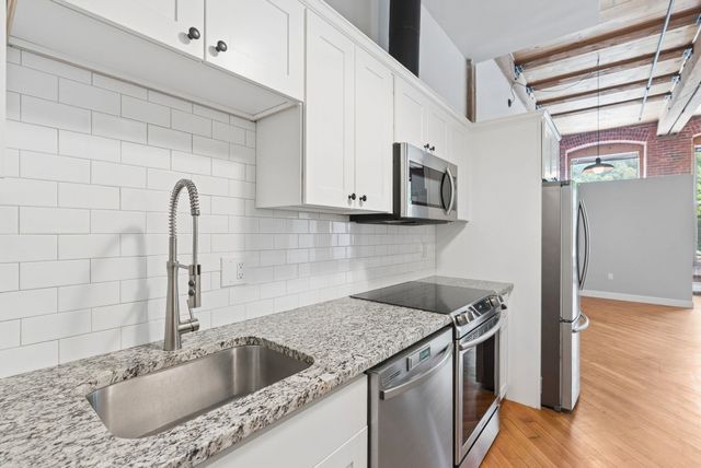 125 Main St Apt 2, Newmarket, NH 03857