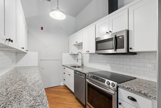125 Main St Apt 2, Newmarket, NH 03857