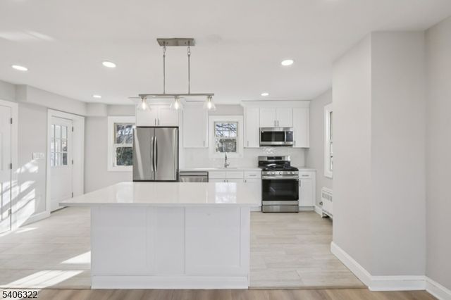 72 Washington Ave, Elmwood Park Boro, NJ 07407